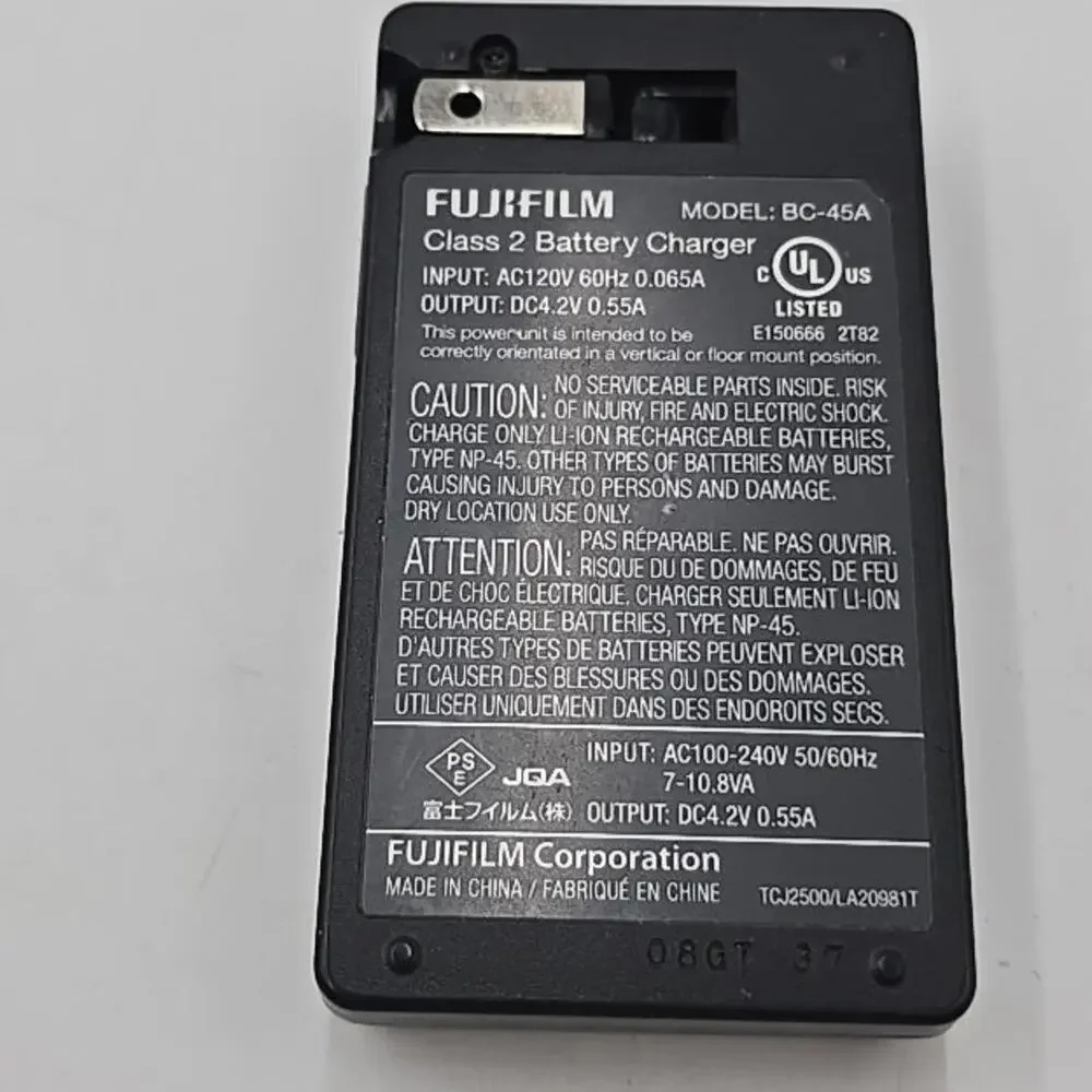 Fujifilm‎ FinePix J150W 10MP Digital Camera with 5x Optical Zoom (Silver)